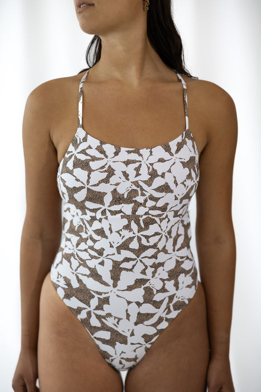 Tie up One Piece Oasis